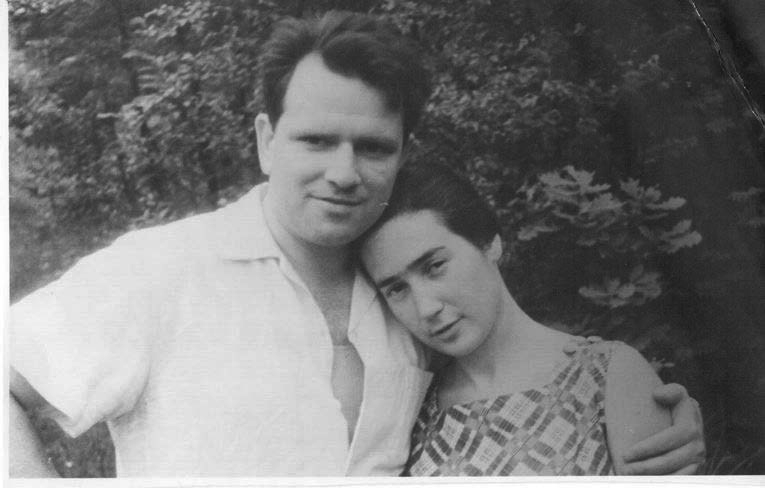 Герасимов Георгий Павлович: книга 'Из сгоревшего портфеля (воспоминания)', глава 'Фотографии' фотография: Папа с мамой примерно тогда же