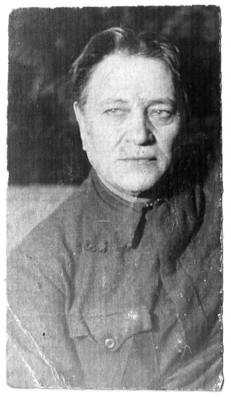 Герасимов Георгий Павлович: книга 'Из сгоревшего портфеля (воспоминания)', глава 'Фотографии' фотография: Павел Архипович, 1940