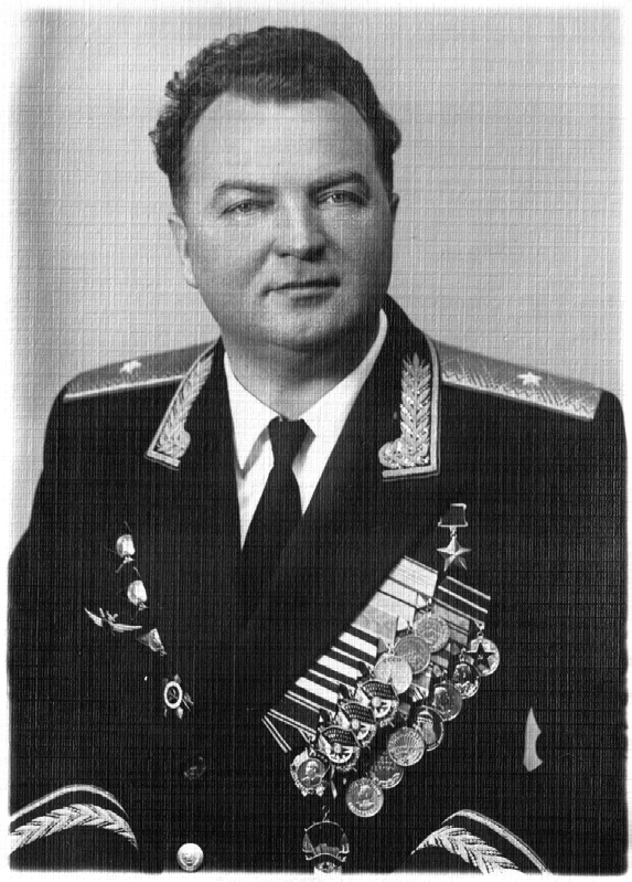 Герасимов Георгий Павлович: книга 'Из сгоревшего портфеля (воспоминания)', глава 'Фотографии' фотография: Алексей Иванович Новиков, 1970