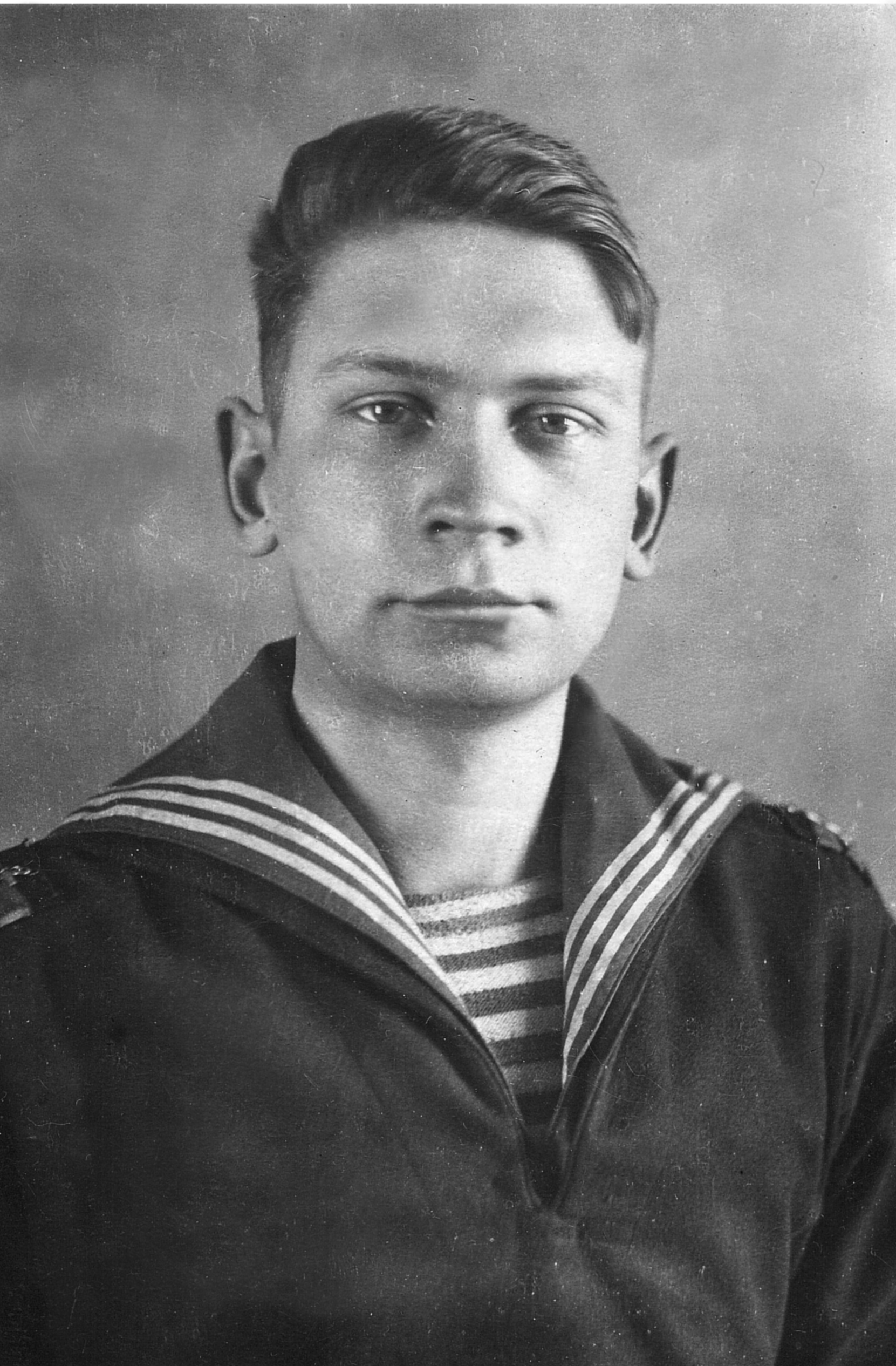 Канунников Юрий Фёдорович: книга 'Воспоминания и дневники', глава ' Фотографии' фотография: Курсант. Танхой, 1942