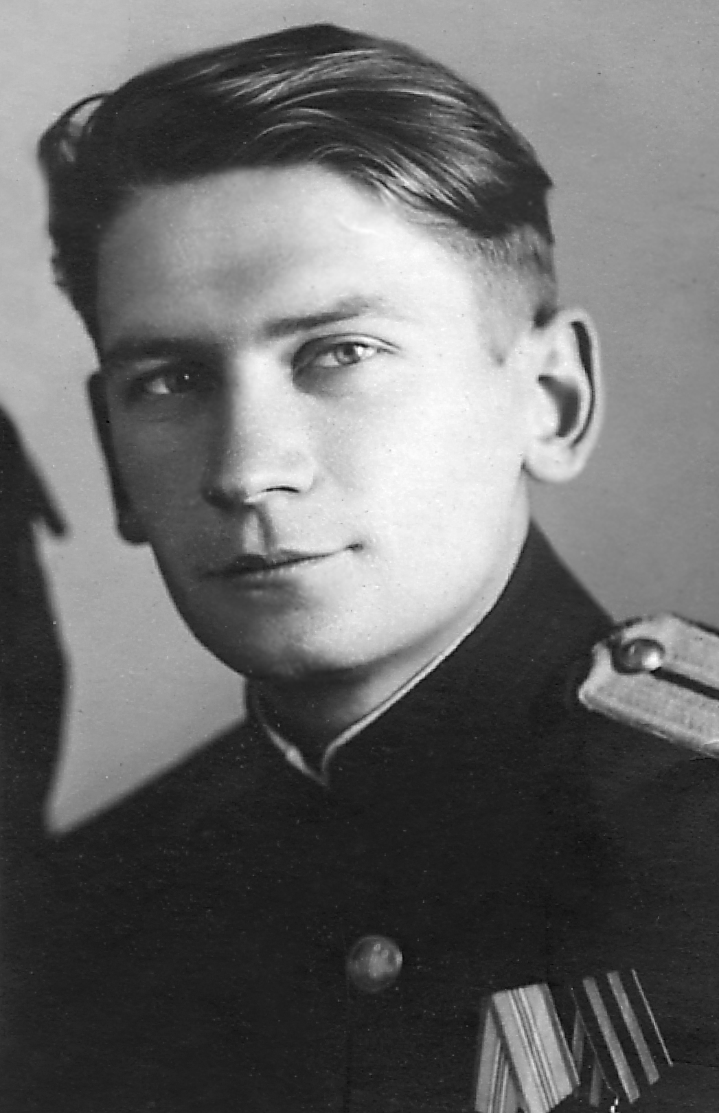 Канунников Юрий Фёдорович: книга 'Воспоминания и дневники', глава ' Фотографии' фотография: Новороссийск, 1947