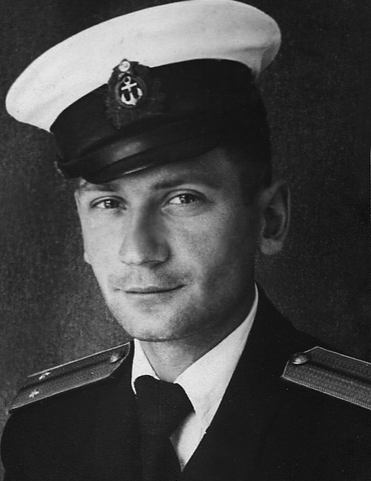Канунников Юрий Фёдорович: книга 'Воспоминания и дневники', глава ' Фотографии' фотография: Новороссийск, 1948