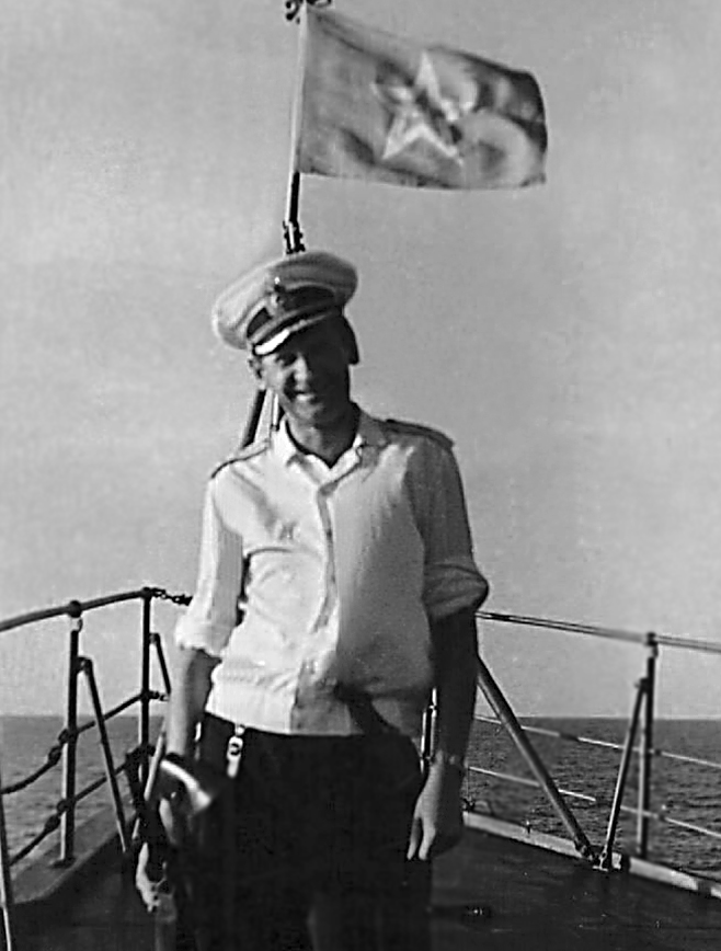 Канунников Юрий Фёдорович: книга 'Воспоминания и дневники', глава ' Фотографии' фотография: На практике. Крейсер «Слава», 1967