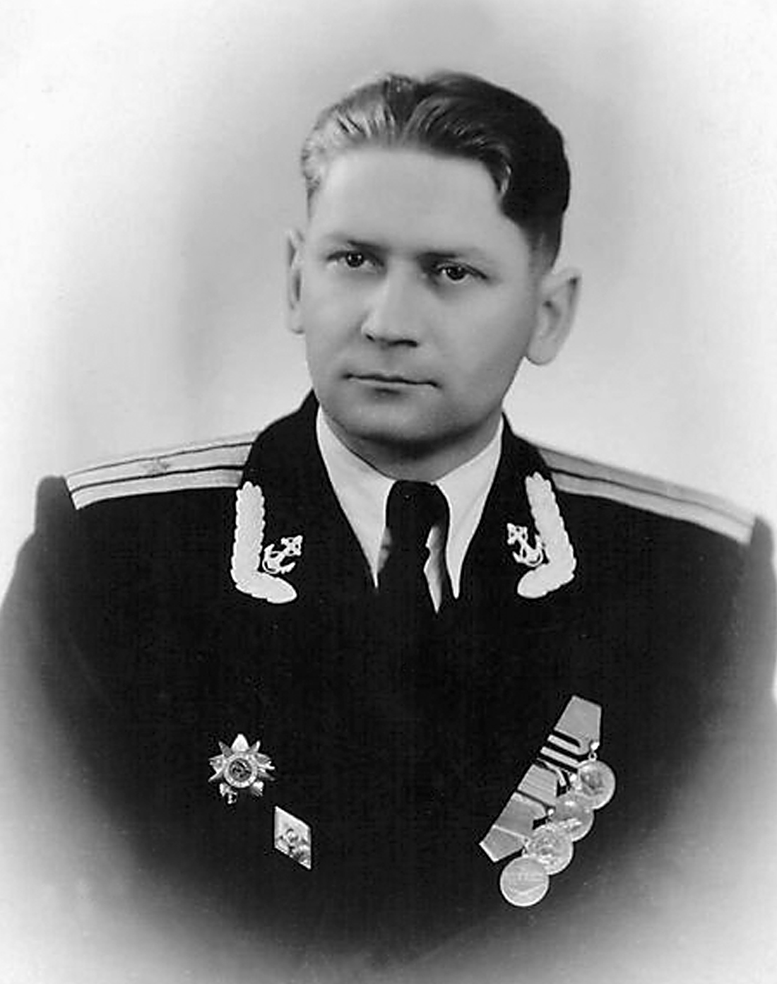 Канунников Юрий Фёдорович: книга 'Воспоминания и дневники', глава ' Фотографии' фотография: Калининград, 1956