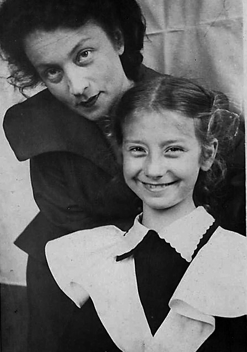 Канунников Юрий Фёдорович: книга 'Воспоминания и дневники', глава ' Фотографии' фотография: С дочкой-первоклассницей. Калининград, 1954