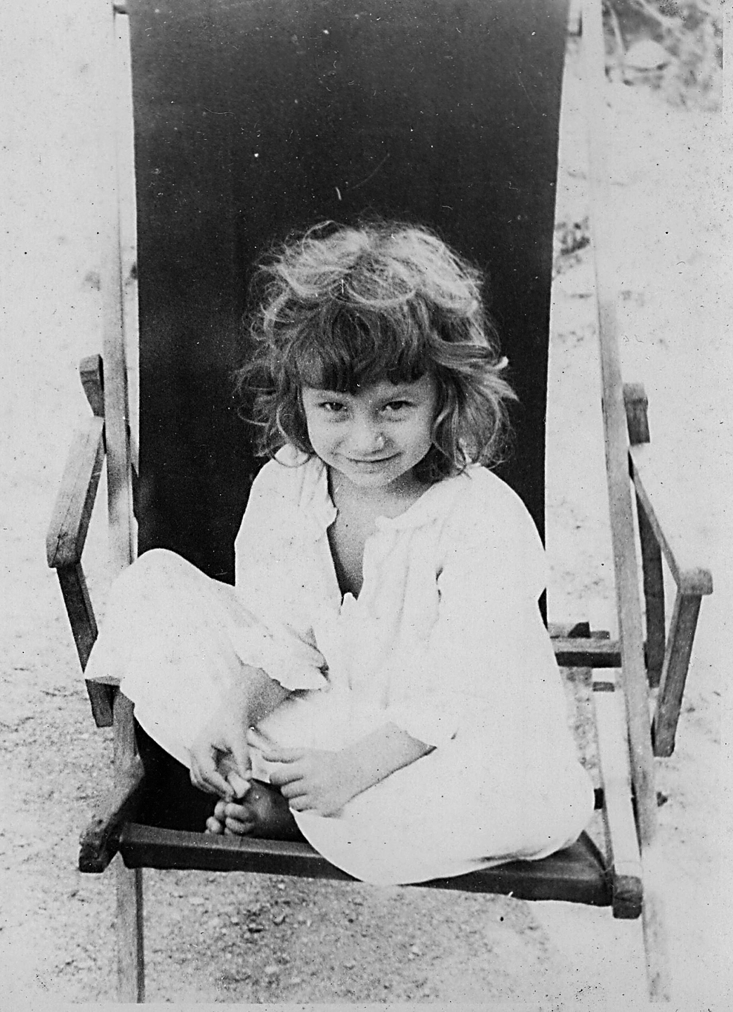 Канунников Юрий Фёдорович: книга 'Воспоминания и дневники', глава ' Фотографии' фотография: Марина. Геленджик, 1950