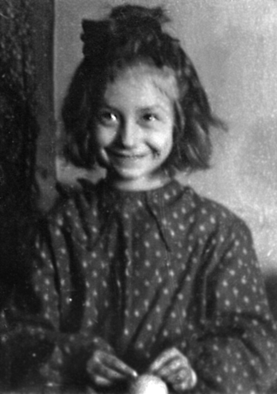 Канунников Юрий Фёдорович: книга 'Воспоминания и дневники', глава ' Фотографии' фотография: Марина. Калининград, 1952