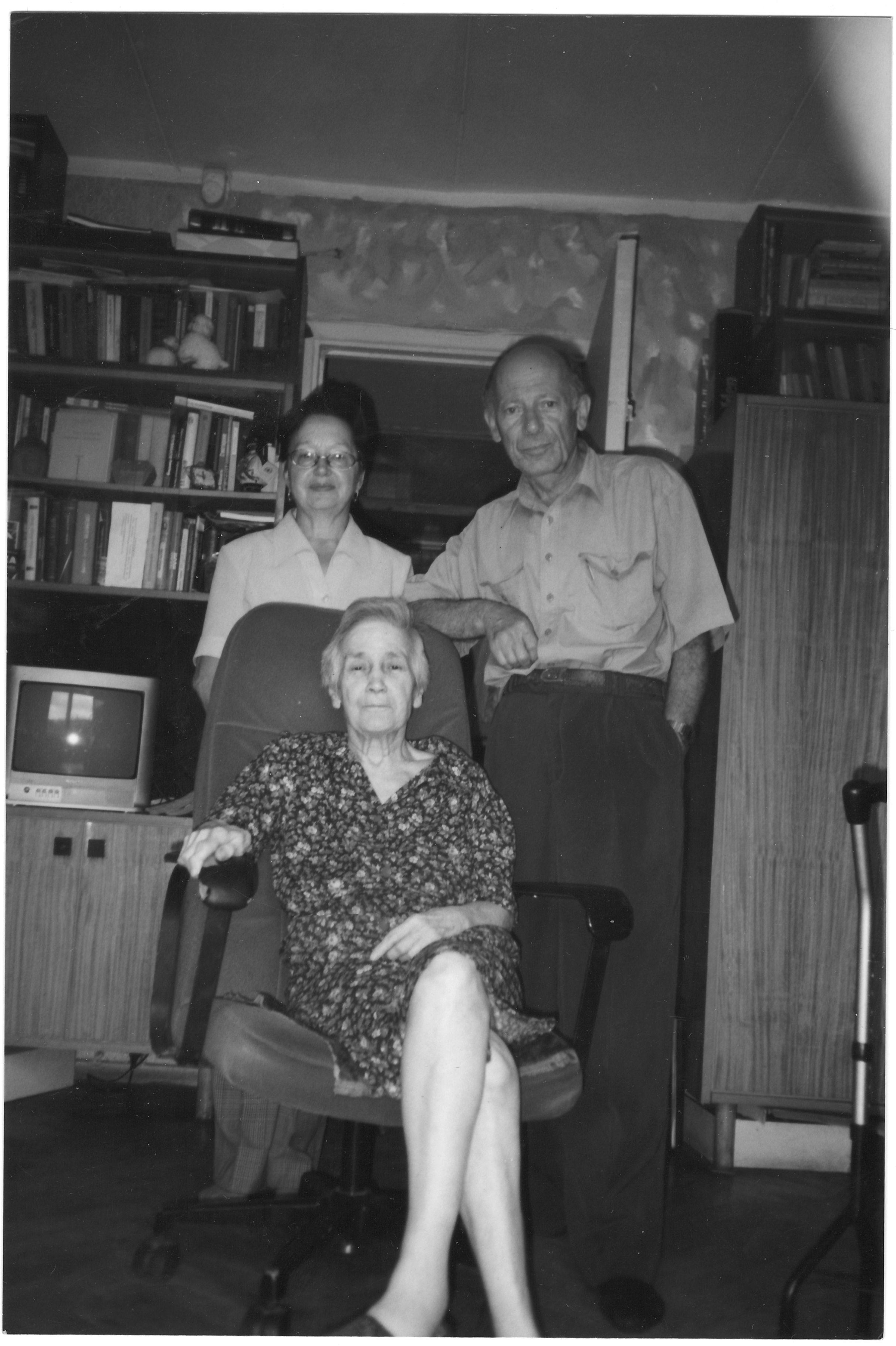 Залесский Лев Борисович: книга 'Мой путь', глава 'Фотографии' фотография: Последнее свидание с Беллой. Москва. 2004 г.
